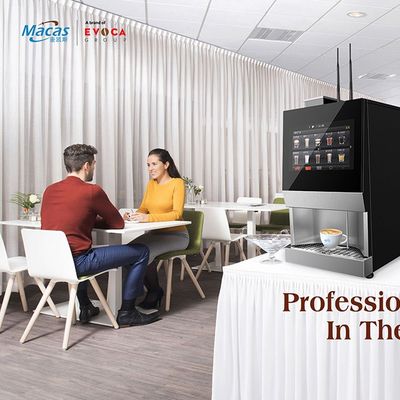 Schreibtisch Frisch gemahlene Kaffeemaschine für bequeme Kaffeebrauerei im Büro